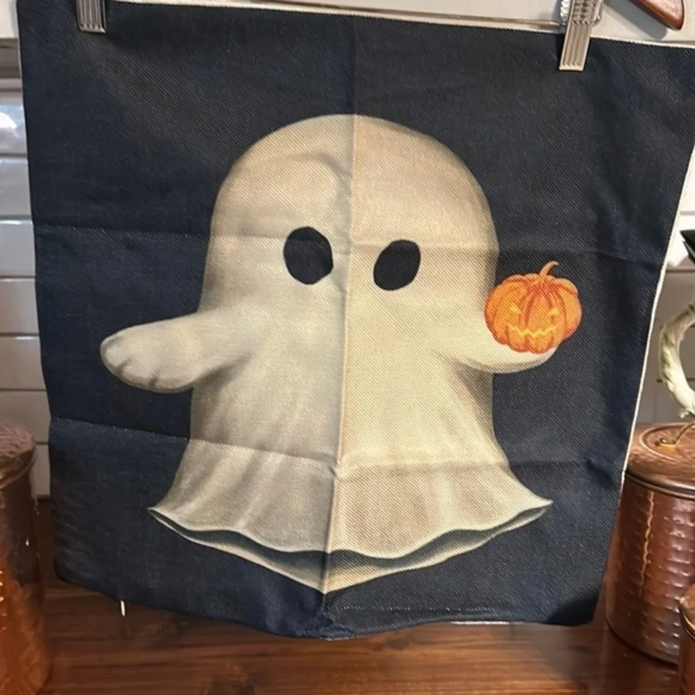 COPY - Happy Halloween - Pillow cover. 18 x 18 New! Zips open and closed